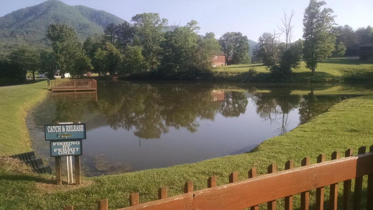 Hemlock Hollow, Pool Access, 1089 Free Tickets Each Paid Day, Dollywood And More Sevierville Kültér fotó
