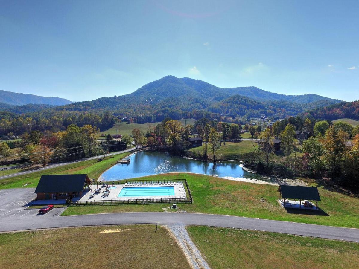 Hemlock Hollow, Pool Access, 1089 Free Tickets Each Paid Day, Dollywood And More Sevierville Kültér fotó